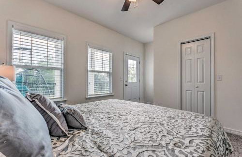 Idyllic Pensacola Home with Yard and Fire Pit! - Foto 12