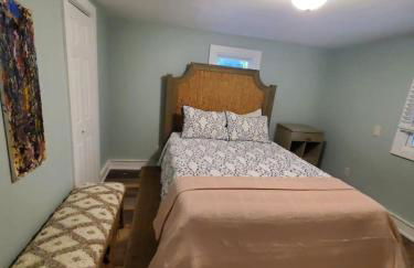 Pet friendly minutes to beach - Foto 2