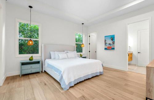 Spacious, Elegant 5 Bed, Best Pool, All New, Close to Beach and Atlantic Ave - Photo 5