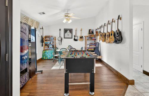 4BR Desert Oasis near Valley and Vegas - Foto 41