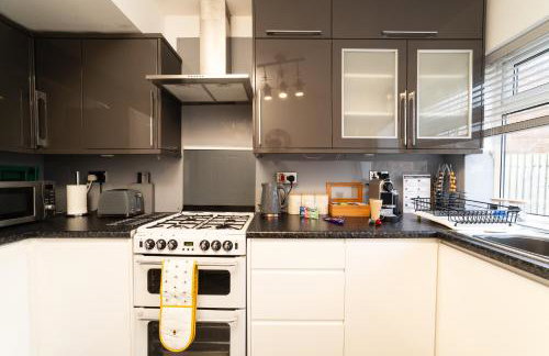 Modern 3-bed, Garden, Fast WiFi, Family, Contractors - Foto 34