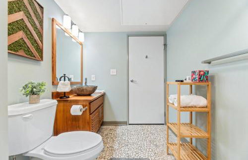 Downtown Loft l Cleveland l Parking l Cafe - Photo 20