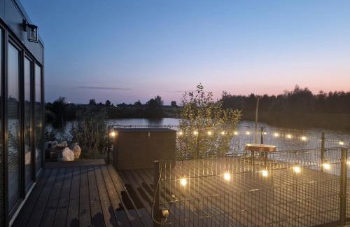 GRETA Nowoczesny domek modułowy nad stawem - Foto 47