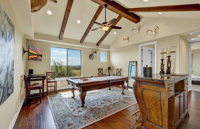 Luxurious Hill Country Retreat With Pool and Firepit! - Photo 35