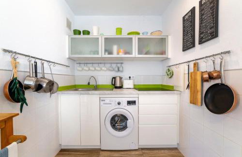 Just at the heart of the village - Photo 20