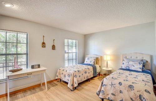 Lake Smith Getaway with Dock Families Welcome! - Foto 15