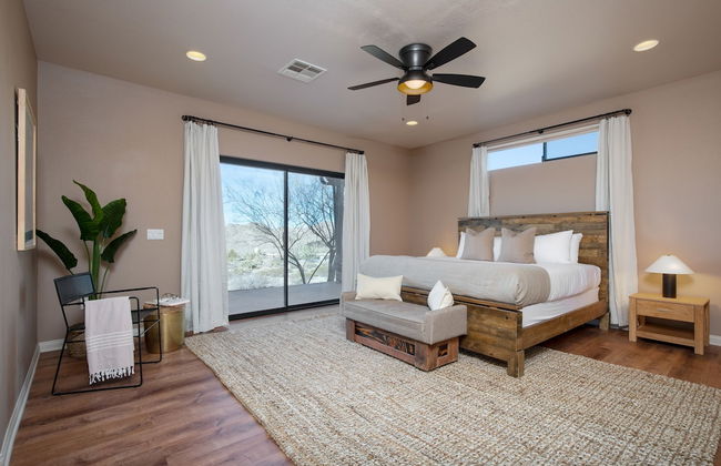 Desert Stone by Avantstay Contemporary Desert Oasis With Pool & Hot Tub - Photo 3