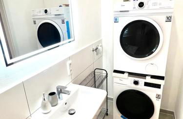 BIG New 7Rooms City Center APARTMENTS and Suites - Foto 71