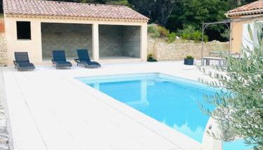 Jolie maison de 110 m 2, pour 6 personnes, au calme, avec piscine - Photo 3, sunbed