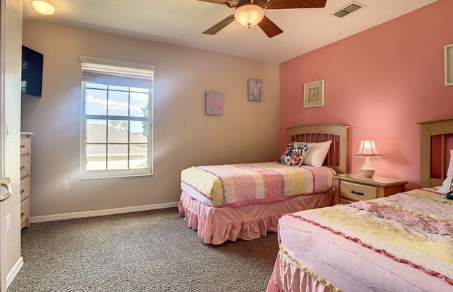 Fantastic 7 Bed 6 Bath In Prestigious Gated Comm. 7 Bedroom Villa by Redawning - Foto 9