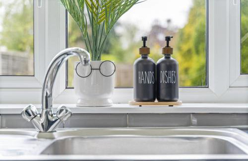 4 to 6 Beds Van Parking South Birmingham NR Edgbaston Solihull Relocations Insurance and Work Bookings Welcome - By Samina - ARZ Stays - Foto 38