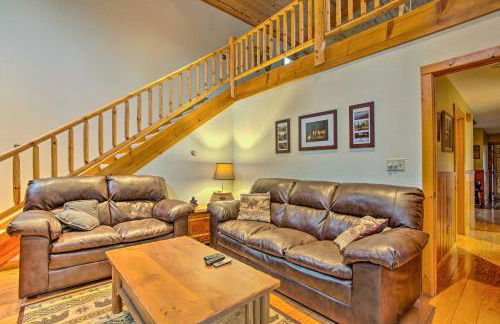 Riverfront Manton Cabin with Pool Table and Fire Pit! - Foto 5