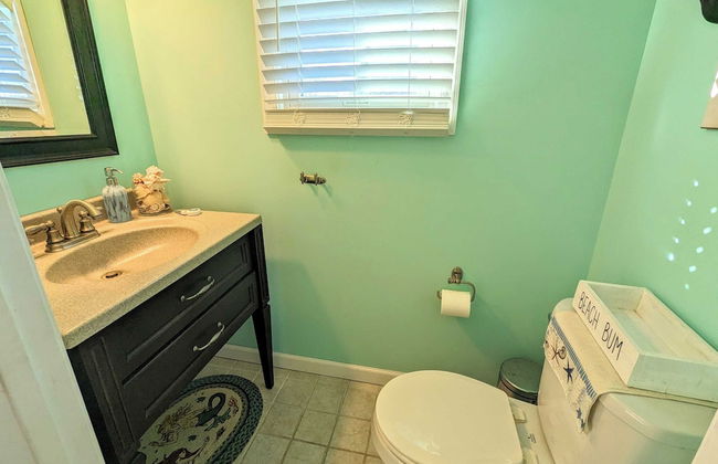 Waves 'n Wooder by Avantstay Swimspa + Game Room, Walk to Beach - Foto 28