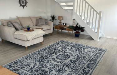 The Boat Cottage - private beach access - Foto 8