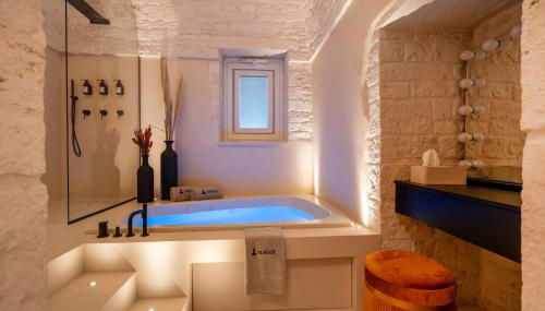 Naiira Luxury Trullo - jacuzzi and patio - Foto 3