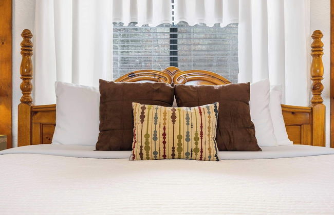 Windjammer Cottage - Branson - Photo 4