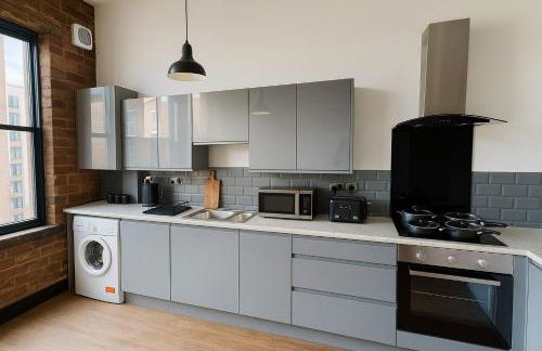 Central Apt - Sleeps 6- Steps to Bars & Restaurant - Foto 3