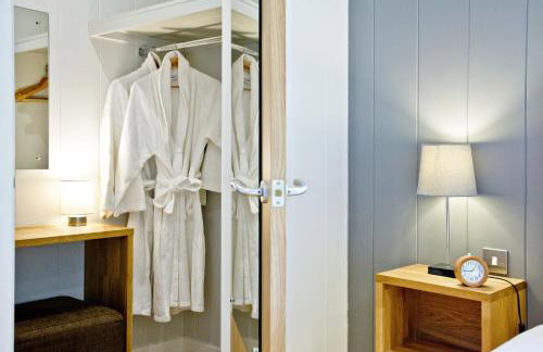 Nyland Lodge - Hot Tub - Fireplace - Free Parking & WiFi - Foto 30