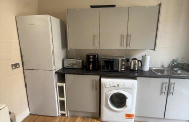 Stokey Skyline Retreat With Balcony - Foto 24