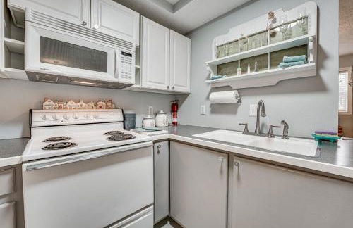 Missouri Couples Retreat Shouse with Patio, Yard - Foto 8