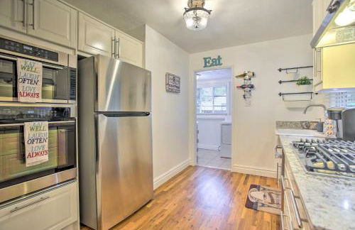 Walk to Dtwn Littleton Updated Pet-Friendly Home - Foto 3