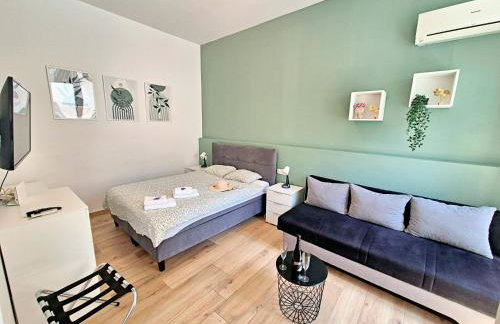 Lola's Place - Photo 6