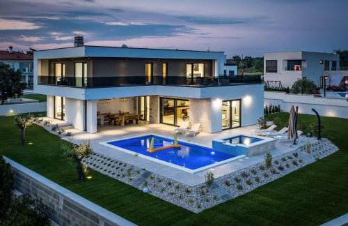 Villa MaEm in Central Istria for families with Sauna, Whirlpool & Sea View - Foto 1