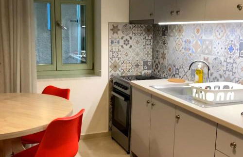 Διαμέρισμα σε ανακαινισμένο αρχοντικό 19ου αιώνα, κέντρο Μύρινας - Photo 16