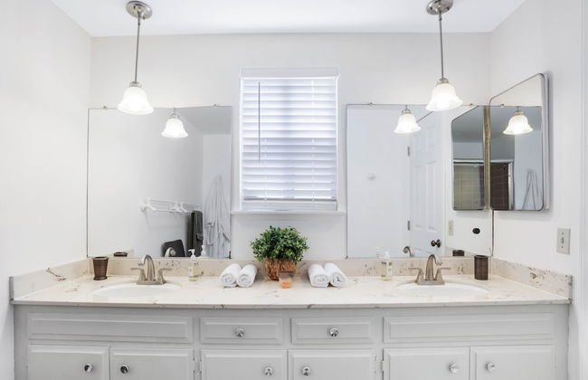 Colven by Avantstay Pool + Spa Near Golf Course - Foto 21