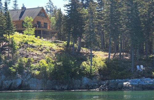 Sunset Cabin by the Sea, Log cabin stunning views - Photo 1