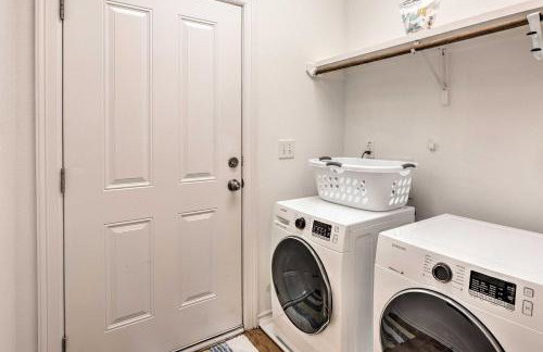 Walk to Beach Family Home with Patio in Galveston - Foto 24