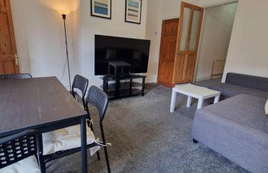 Spacious 2-Bedroom Home Comfortable Stay for 4 - Foto 1