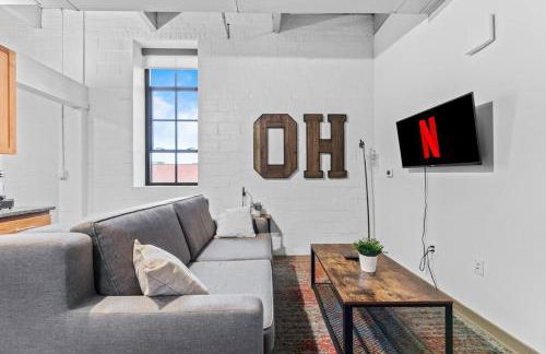 Downtown Loft l Cleveland l Parking l Cafe - Photo 10