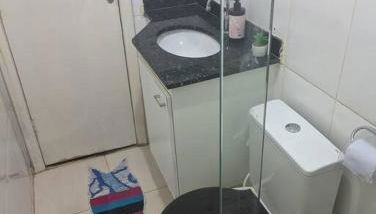 Quarto de Casal Bem Localizado Em apto Compartilhado AP 204 - Foto 4