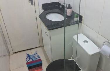 Quarto de Casal Bem Localizado Em apto Compartilhado AP 204 - Foto 4
