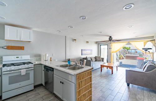 BEACHFRONT COTTAGE LOWER UNIT - Photo 11