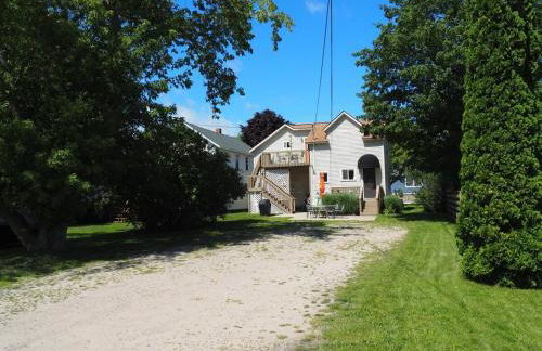 The Cute & Cozy - Lower Apt - Great Location! - Photo 7