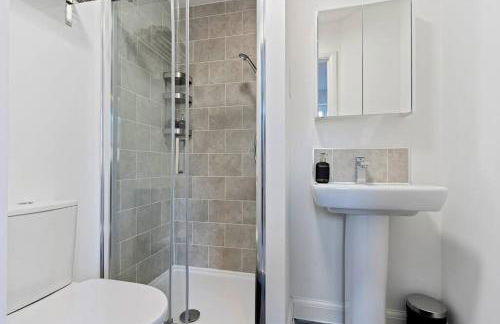 Luxury Birmingham City Centre Townhouse with FREE Parking - Sleeps 4 - Perfect for Contractors, Business Travellers, Families and other Groups - Near Bullring, Newstreet, Selfridges, NEC, NIA & Birmingham airport - Foto 62