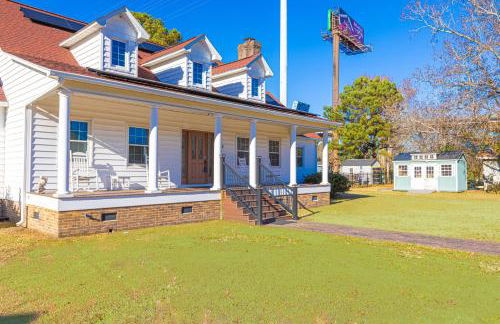 Paradise on Ocean Waterway Huge 5000 sq ft w Private Pool, Boat Dock, Grand Piano, Game Tables, BBQ, 1 acre Yard, Crib, Sleeps 34 - Photo 26