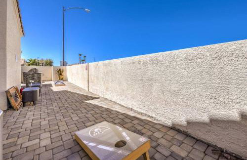 Family Fun for Everyone in Las Vegas- 4 Bedrooms, Billiards, Game Room - Photo 32