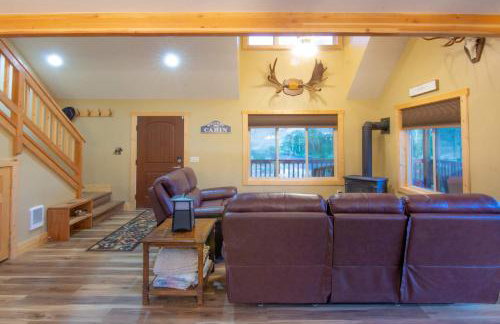 Stunning Salmon Riverfront Cabin - Foto 20