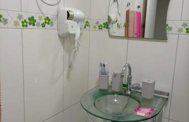 Apartamento espaçoso com 3 quartos para até 6 pessoas, Garagem coberta dentro do condomínio e Check-in Automático via Fechadura com senha - Foto 38