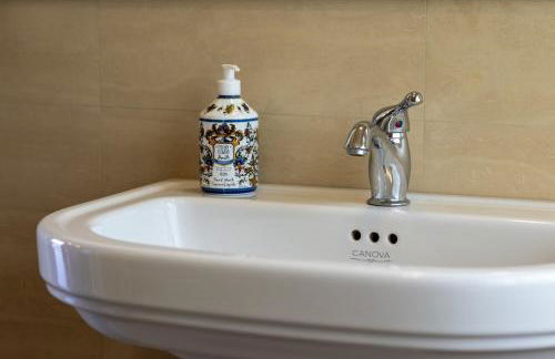 Penthouse Paradiso with Private Pool - Photo 29