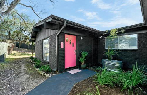 The Guava Door - Cheerful Mid-Century - big yard, free parking - Foto 18