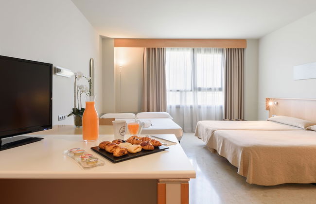 Apartahotel Exe Campus San Mamés - Photo 11