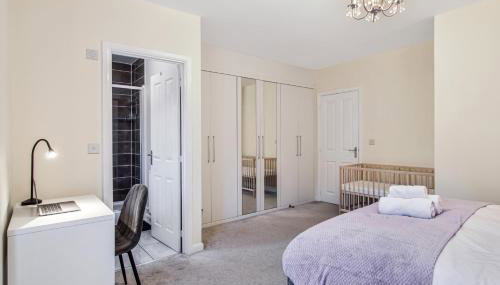 4Bed 3 Bath Home I Sleeps 7-9 I Family & Contractors I Parking - Foto 5, wardrobe