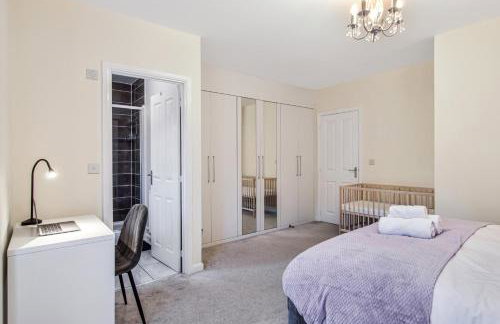 4Bed 3 Bath Home I Sleeps 7-9 I Family & Contractors I Parking - Foto 5