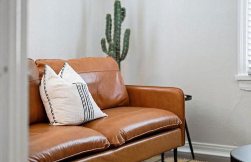 Charming Yellow Door House Steps from OU - Photo 30