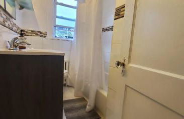 Bella room near downtown Train I-95 & beaches - Foto 18