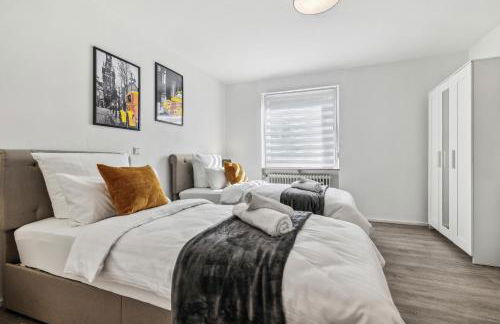 Gelbe Koffer - Großes 3 SZ Apartment Homburg - 1 km Uniklinik - bis 6 Pers - Balkon - Parkplatz - Self-Check-in - Foto 2